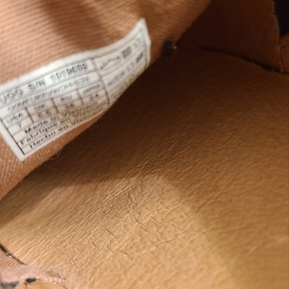 UGG Ricci Slip On Shoe size 7 in black sherpa EUC - Picture 4 of 6